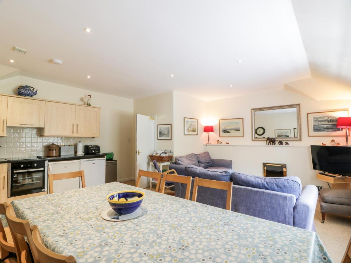 The Mews Flat Apartment Dalswinton ภายนอก รูปภาพ