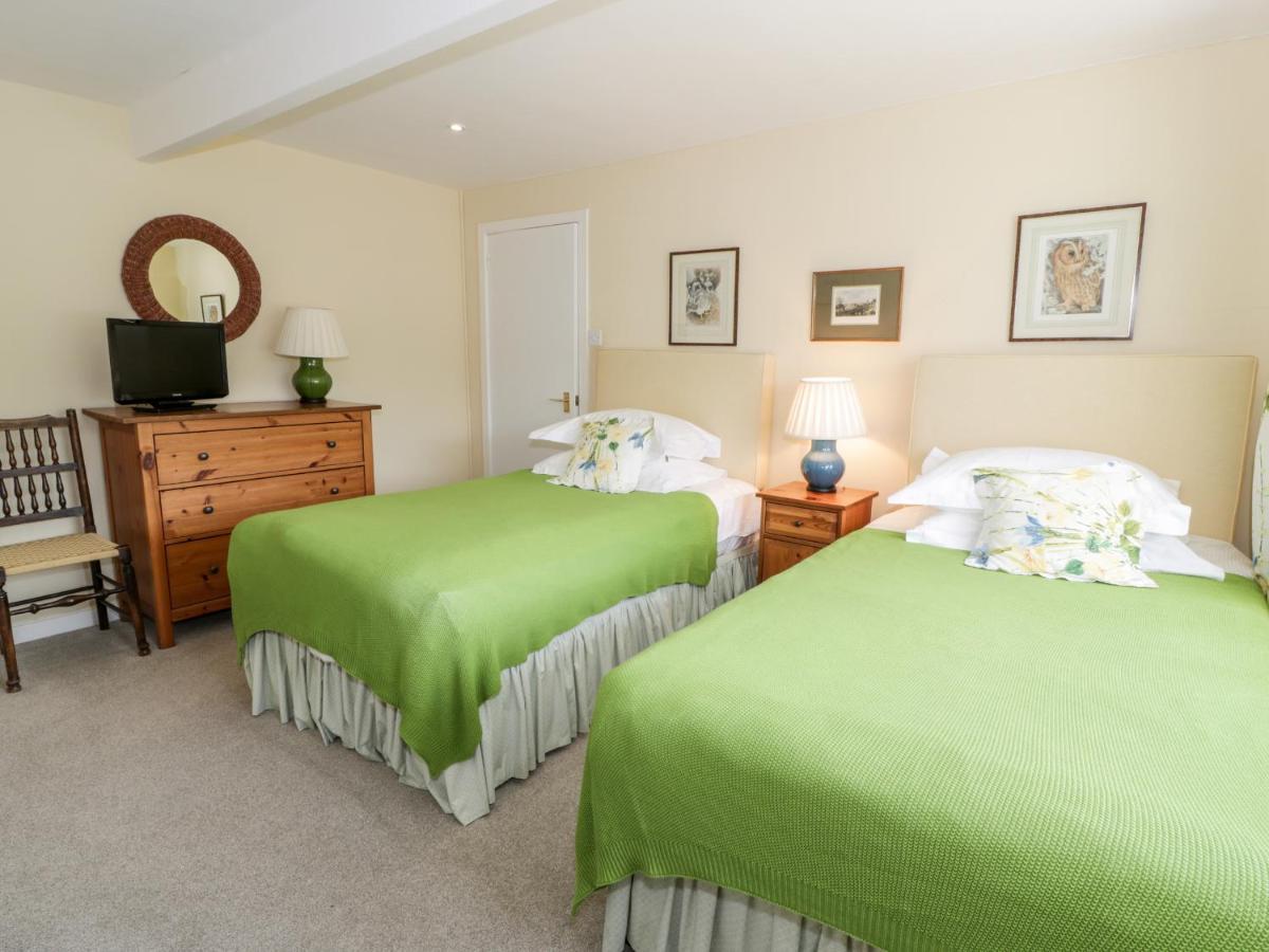 The Mews Flat Apartment Dalswinton ภายนอก รูปภาพ