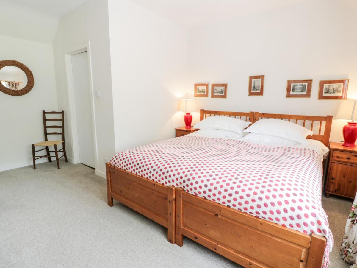 The Mews Flat Apartment Dalswinton ภายนอก รูปภาพ