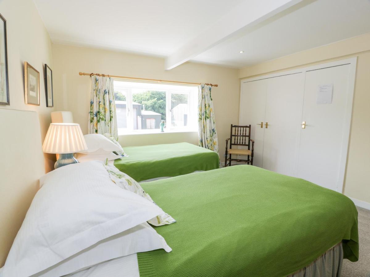 The Mews Flat Apartment Dalswinton ภายนอก รูปภาพ
